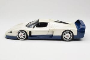 Maserati MC12 Bianco Blu Hot Wheels 1:18 G7158 Pressofusione — immagine 4 di 8