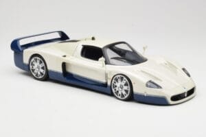 Maserati MC12 Bianco Blu Hot Wheels 1:18 G7158 Pressofusione — immagine 6 di 8
