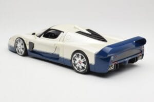 Maserati MC12 Bianco Blu Hot Wheels 1:18 G7158 Pressofusione — immagine 7 di 8