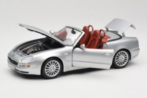 Maserati Spyder Argento Maisto 1:18 31667 Pressofusione — immagine 2 di 8