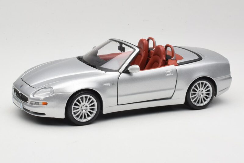 Maserati Spyder Argento Maisto 1:18 31667 Pressofusione