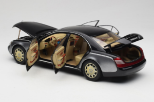 Maybach 57 SWB Caspian Black Himalayas Grey AUTOart 1:18 76151 Pressofusione — immagine 5 di 9