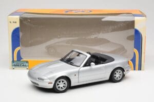 Mazda MX-5 Miata NA Highlight Argento Gate 1:18 1015 Pressofusione — immagine 8 di 8