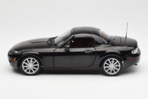 Mazda MX-5 NC Roadster Retractable Hardtop US Spec Nero AUTOart 1:18 75971 Pressofusione — immagine 6 di 10