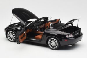 Mazda MX-5 NC Roadster Retractable Hardtop US Spec Nero AUTOart 1:18 75971 Pressofusione — immagine 7 di 10