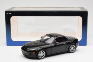 Mazda MX-5 NC Roadster Retractable Hardtop US Spec Nero AUTOart 1:18 75971 Pressofusione — immagine 10 di 10