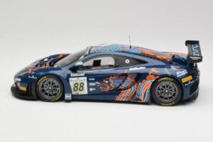 McLaren 12C GT3 #88 Von Ryan Racing A. Barff / T. Goodwin / B. Senna Spa 24 Hours 2013 Minichamps 1:18 151131388 Pressofusion — immagine 3 di 6