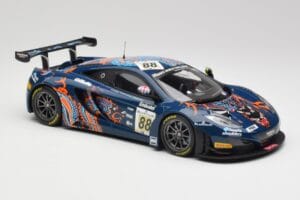 McLaren 12C GT3 #88 Von Ryan Racing A. Barff / T. Goodwin / B. Senna Spa 24 Hours 2013 Minichamps 1:18 151131388 Pressofusion — immagine 4 di 6