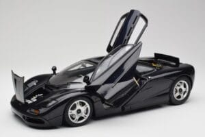 McLaren F1 Blue Metallic Minichamps 1:12 530133130 Pressofusione — immagine 2 di 8
