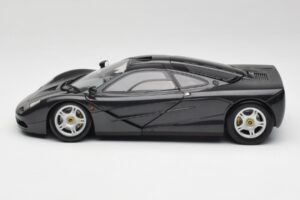 McLaren F1 Carbon Nero Metallizzato Minichamps 1:18 530133420 Pressofusione — immagine 4 di 8