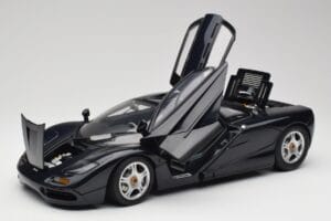 McLaren F1 Dark Blue Metallic Minichamps 1:12 530133128 Pressofusione — immagine 2 di 9