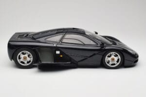 McLaren F1 Dark Blue Metallic Minichamps 1:12 530133128 Pressofusione — immagine 4 di 9