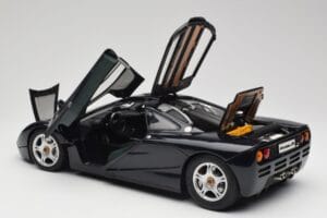 McLaren F1 Dark Blue Metallic Minichamps 1:12 530133128 Pressofusione — immagine 6 di 9