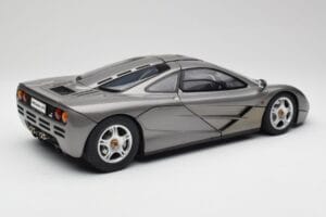 McLaren F1 Dark Silver Minichamps 1:12 530133124 Pressofusione — immagine 3 di 8