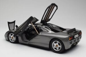 McLaren F1 Dark Silver Minichamps 1:12 530133124 Pressofusione — immagine 5 di 8