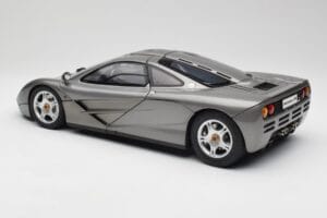 McLaren F1 Dark Silver Minichamps 1:12 530133124 Pressofusione — immagine 7 di 8