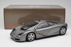 McLaren F1 Dark Silver Minichamps 1:12 530133124 Pressofusione — immagine 8 di 8