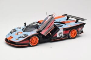 McLaren F1 GTR #39 Gulf R. Bellm / A. Gilbert / M. Sekiya 24 Hours of Le Mans 1997 UT Models 1:18 39725 Pressofusione — immagine 2 di 8