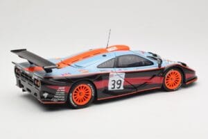 McLaren F1 GTR #39 Gulf R. Bellm / A. Gilbert / M. Sekiya 24 Hours of Le Mans 1997 UT Models 1:18 39725 Pressofusione — immagine 3 di 8