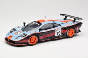 McLaren F1 GTR #39 Gulf R. Bellm / A. Gilbert / M. Sekiya 24 Hours of Le Mans 1997 UT Models 1:18 39725 Pressofusione