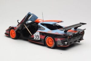 McLaren F1 GTR #39 Gulf R. Bellm / A. Gilbert / M. Sekiya 24 Hours of Le Mans 1997 UT Models 1:18 39725 Pressofusione — immagine 5 di 8