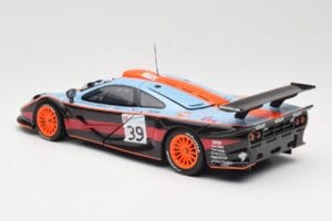 McLaren F1 GTR #39 Gulf R. Bellm / A. Gilbert / M. Sekiya 24 Hours of Le Mans 1997 UT Models 1:18 39725 Pressofusione — immagine 7 di 8