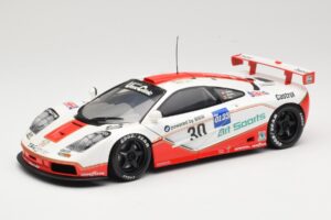 McLaren F1 GTR GT1 #30 West Competition J. Nielsen 1996 UT Models 1:18 39624 Pressofusione