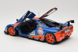 McLaren F1 GTR Gulf #33 R. Bellm / M. Weaver / J-J. Lehto 24 Hours of Le Mans 1996 UT Models 1:18 530161833 Pressofusione — immagine 5 di 8