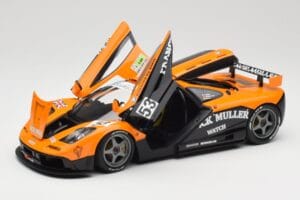 McLaren F1 GTR Kokusai Kaihatsu Racing #53 O. Giroix / J. Sala / P. Deletraz 24 Hours of Le Mans 1996 Minichamps 1:18 5301336 — immagine 2 di 8