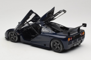 McLaren F1 GTR Le Mans Edition Viola UT Models 1:18 MCLAREN001 Pressofusione — immagine 5 di 8