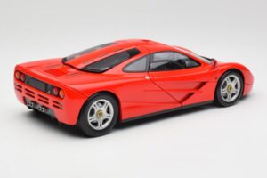 McLaren F1 Magma Rosso Minichamps 1:18 530133422 Pressofusione — immagine 3 di 8