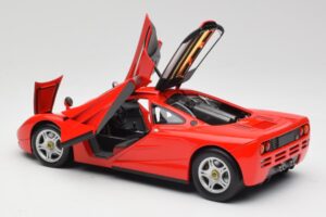 McLaren F1 Magma Rosso Minichamps 1:18 530133422 Pressofusione — immagine 5 di 8