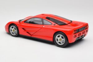 McLaren F1 Magma Rosso Minichamps 1:18 530133422 Pressofusione — immagine 7 di 8