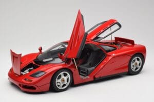 McLaren F1 Rosso Minichamps 1:12 530133125 Pressofusione — immagine 2 di 9