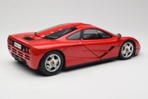 McLaren F1 Rosso Minichamps 1:12 530133125 Pressofusione — immagine 3 di 9