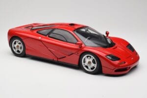 McLaren F1 Rosso Minichamps 1:12 530133125 Pressofusione — immagine 7 di 9