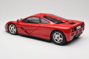McLaren F1 Rosso Minichamps 1:12 530133125 Pressofusione — immagine 8 di 9