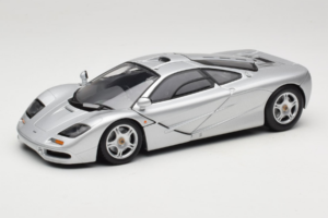 McLaren F1 Argento UT Models 1:18 530133180 Pressofusione