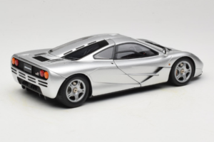 McLaren F1 Argento LCD 1:18 LCD18014-SI Pressofusione — immagine 3 di 8