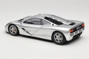 McLaren F1 Argento LCD 1:18 LCD18014-SI Pressofusione — immagine 7 di 8
