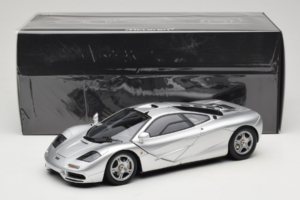 McLaren F1 Argento LCD 1:18 LCD18014-SI Pressofusione — immagine 8 di 8