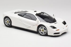 McLaren F1 Bianco Minichamps 1:18 530133424 Pressofusione — immagine 6 di 8