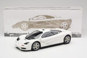 McLaren F1 Bianco Minichamps 1:18 530133424 Pressofusione — immagine 8 di 8