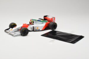 McLaren MP4/8 Ford #8 A. Senna Winner Australian GP 1993 Minichamps 1:18 540933838 Pressofusione — immagine 3 di 7