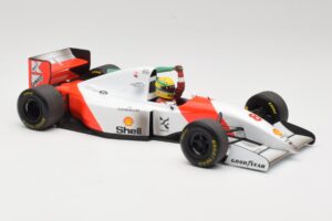 McLaren MP4/8 Ford #8 A. Senna Winner Australian GP 1993 Minichamps 1:18 540933838 Pressofusione — immagine 5 di 7