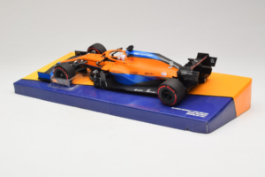 McLaren MCL35M Mercedes #3 D. Ricciardo McLaren F1 Team Bahrain Grand Prix 2021 Minichamps 1:18 533211803 Resina — immagine 5 di 7