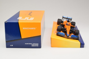 McLaren MCL35M Mercedes #3 D. Ricciardo McLaren F1 Team Bahrain Grand Prix 2021 Minichamps 1:18 533211803 Resina — immagine 6 di 7