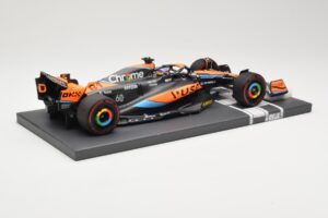 McLaren MCL60 #81 O. Piastri F1 2023 Minichamps 1:18 537231881 Pressofusione — immagine 3 di 6