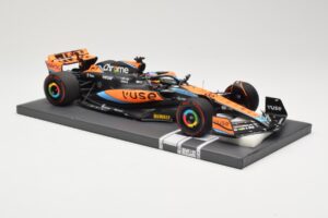 McLaren MCL60 #81 O. Piastri F1 2023 Minichamps 1:18 537231881 Pressofusione — immagine 4 di 6