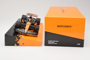 McLaren MCL60 #81 O. Piastri Australian GP 2023 Minichamps 1:18 533231881 Pressofusione — immagine 5 di 5